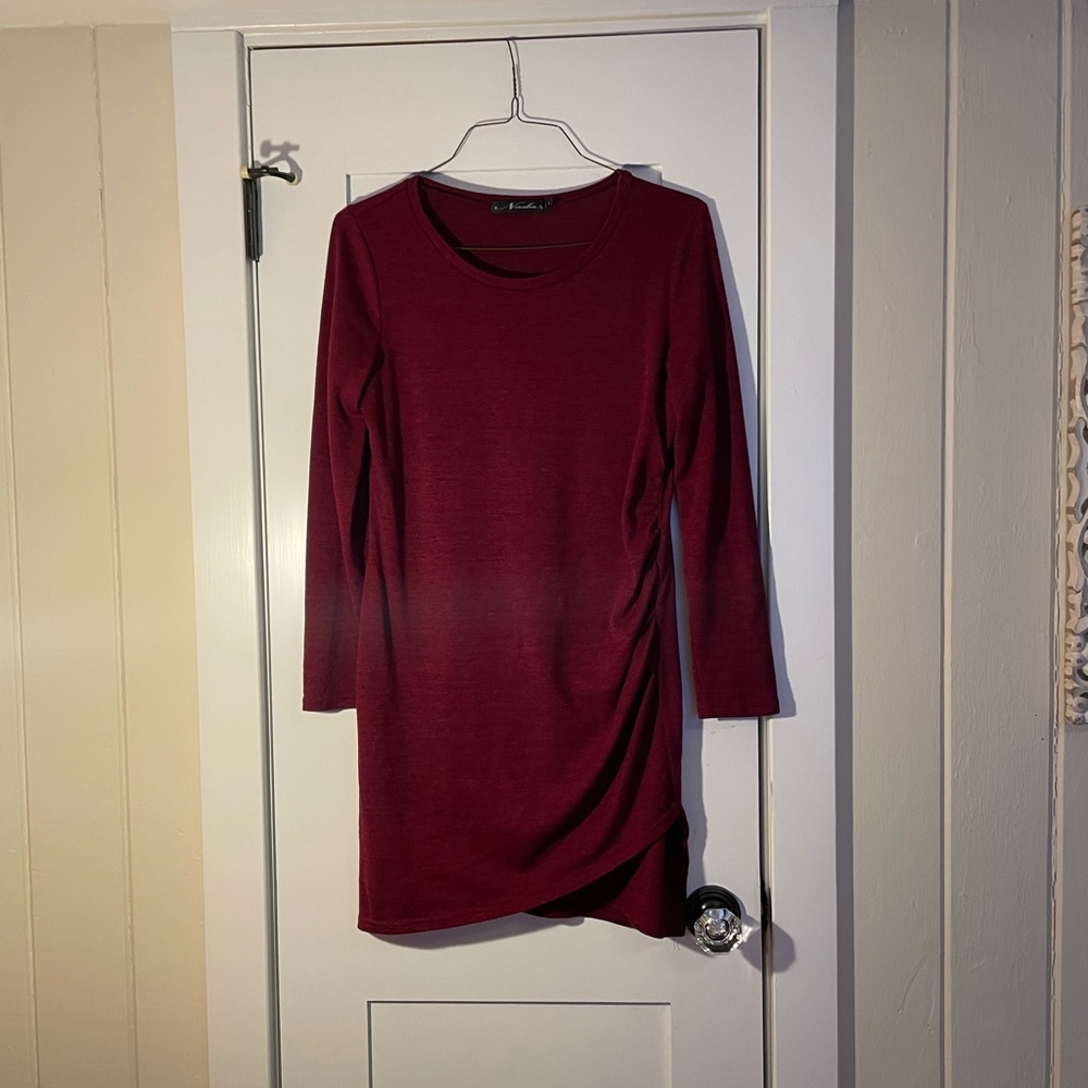 Neesha long sleeve burgundy dress size large